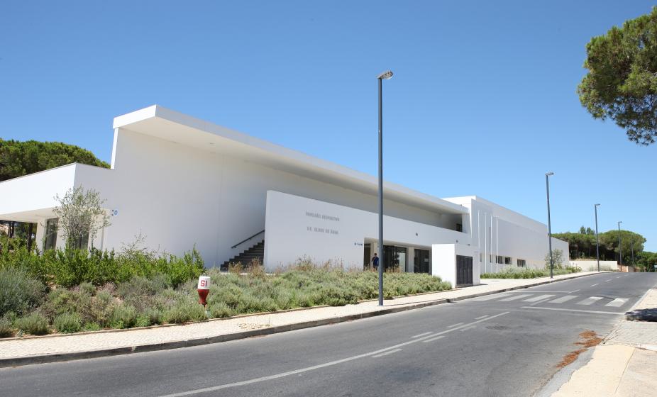 Pavilhão Desportivo de Olhos de Água - vista exterior