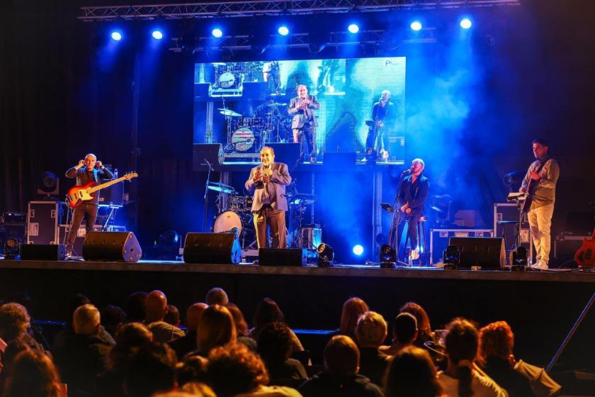 Crianças ao Palco