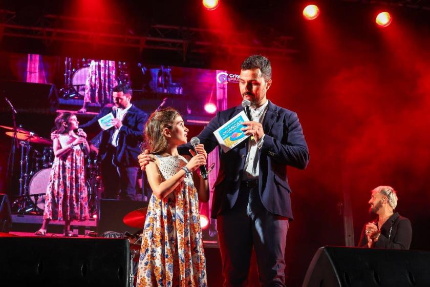 Crianças ao Palco