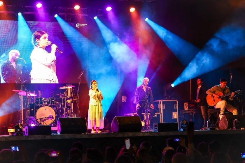 Crianças ao Palco
