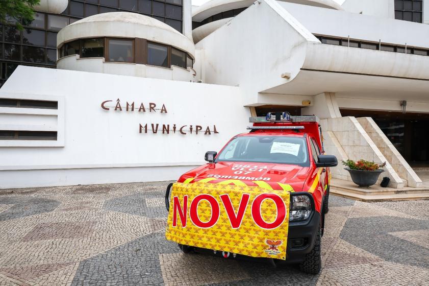 MUNICÍPIO ENTREGA VIATURA AOS BOMBEIROS VOLUNTÁRIOS DE ALBUFEIRA