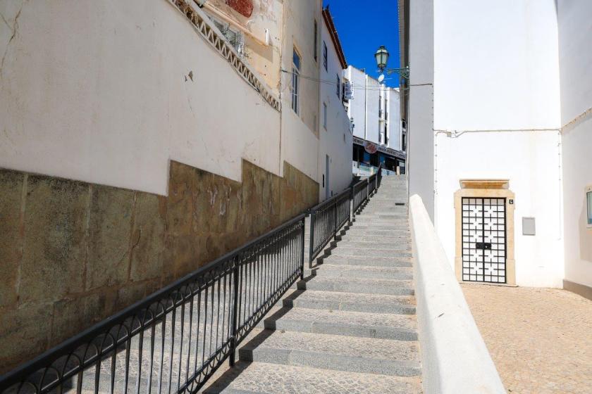 escadaria da Travessa da Igreja Matriz