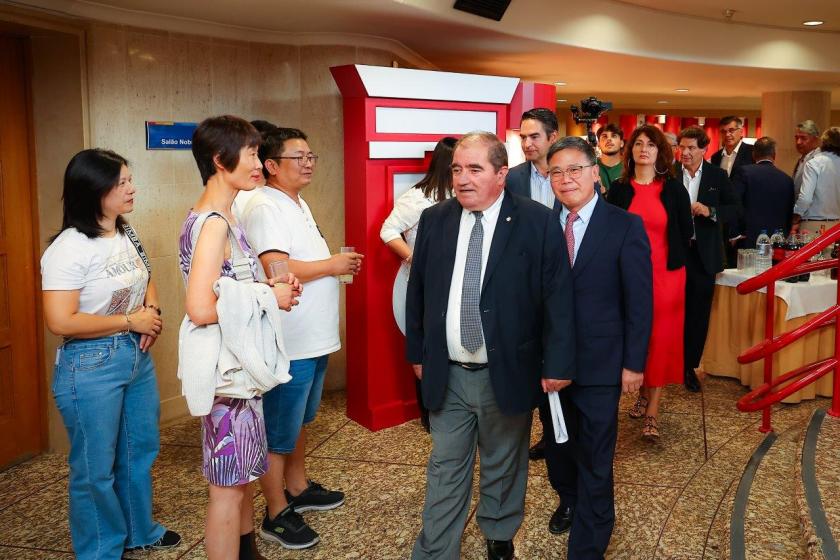 Exposição que assinala o 25.º Aniversário do Estabelecimento da Região Administrativa Especial de Macau