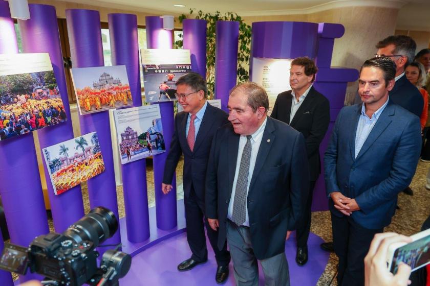 Exposição que assinala o 25.º Aniversário do Estabelecimento da Região Administrativa Especial de Macau