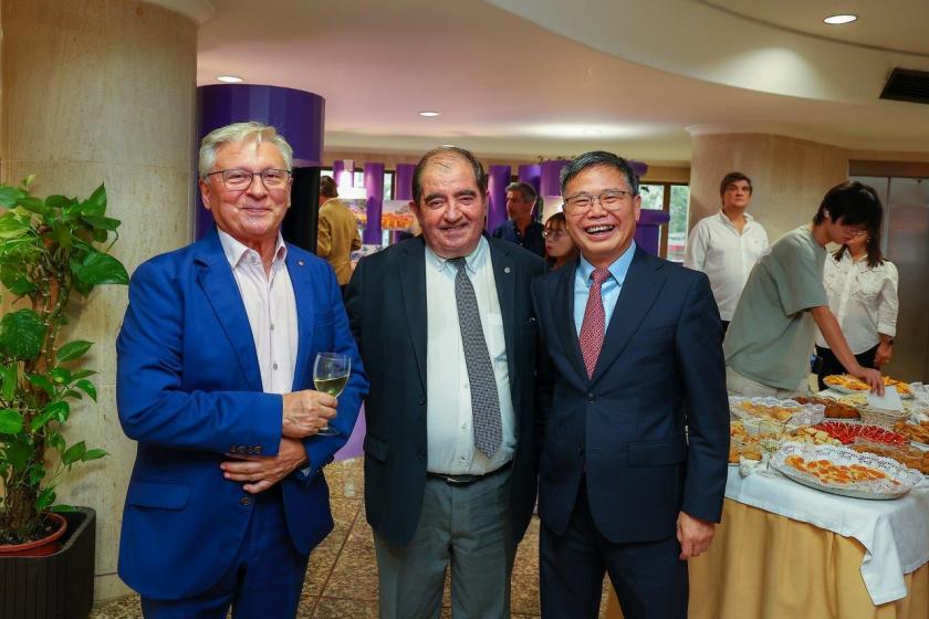 Exposição que assinala o 25.º Aniversário do Estabelecimento da Região Administrativa Especial de Macau