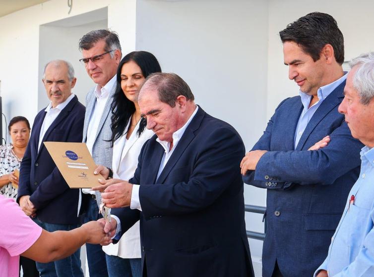 Entrega de chaves no Complexo Habitacional Ladeira da Fonte, em Paderne