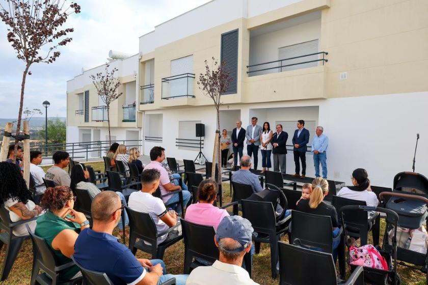 Entrega de chaves no Complexo Habitacional Ladeira da Fonte, em Paderne
