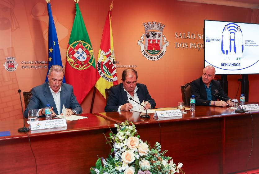 MUNICÍPIO DE ALBUFEIRA E AHRESP CELEBRAM PROTOCOLO PARA CEDÊNCIA DE ESPAÇO