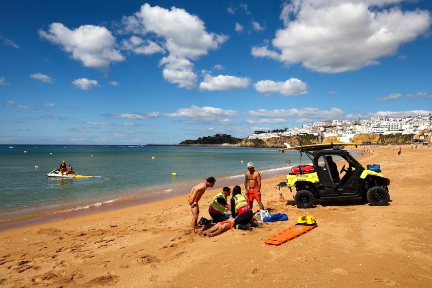 OFICIALMENTE ABERTA  A ÉPOCA BALNEAR EM ALBUFEIRA