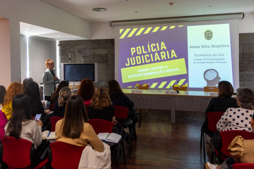PALESTRA  SOBRE ABUSO SEXUAL DE CRIANÇAS E JOVENS