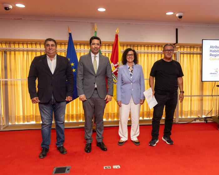 entrega das chaves e dos contratos de arrendamento relativos a 18 fogos habitacionais