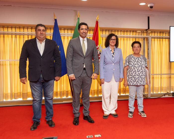 entrega das chaves e dos contratos de arrendamento relativos a 18 fogos habitacionais