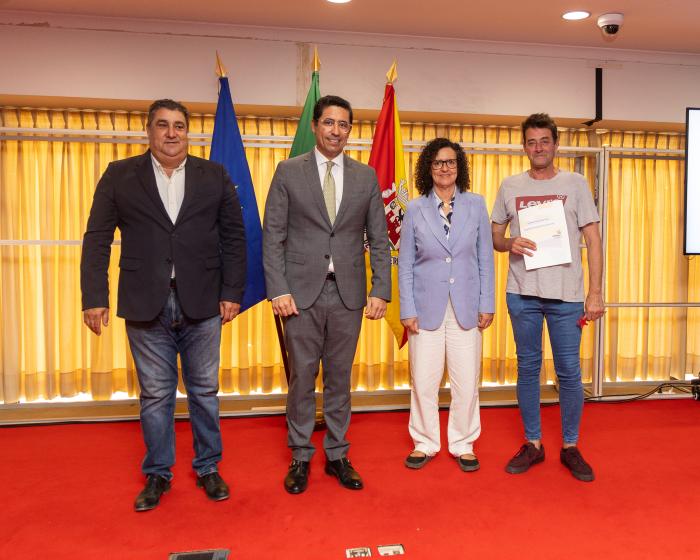 entrega das chaves e dos contratos de arrendamento relativos a 18 fogos habitacionais