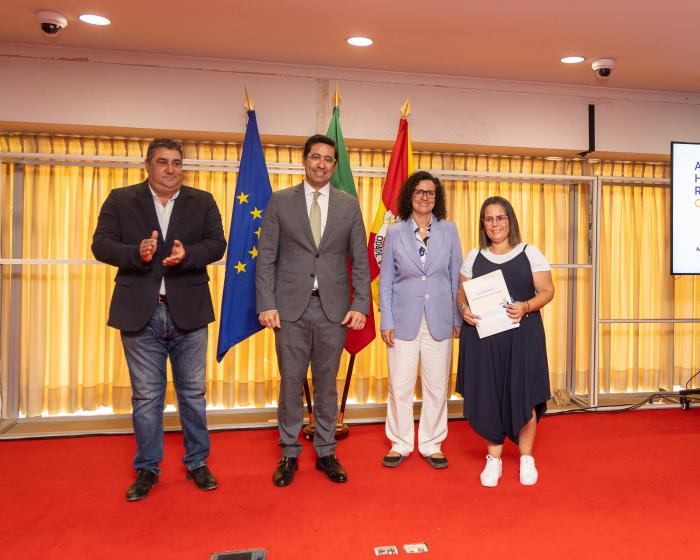 entrega das chaves e dos contratos de arrendamento relativos a 18 fogos habitacionais