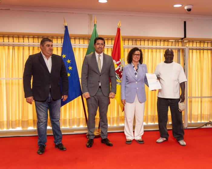 entrega das chaves e dos contratos de arrendamento relativos a 18 fogos habitacionais