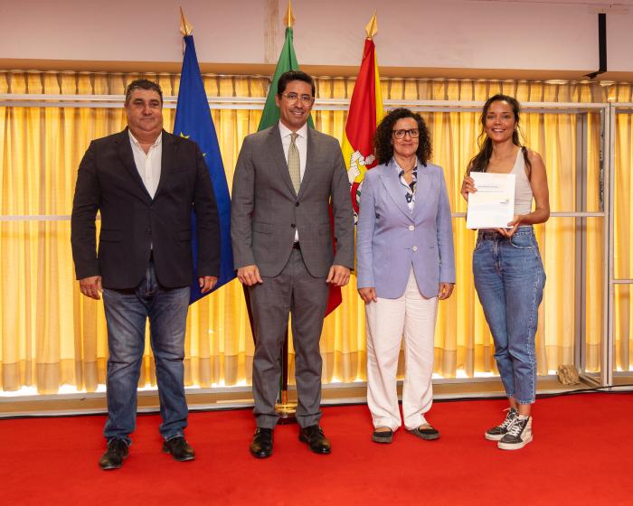 entrega das chaves e dos contratos de arrendamento relativos a 18 fogos habitacionais