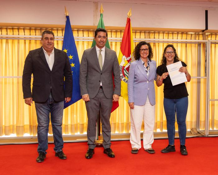 entrega das chaves e dos contratos de arrendamento relativos a 18 fogos habitacionais