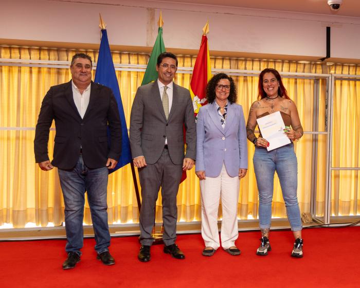 entrega das chaves e dos contratos de arrendamento relativos a 18 fogos habitacionais