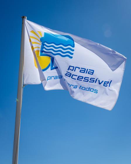 PRIMEIRA BANDEIRA AZUL DO ALGARVE  HASTEADA EM ALBUFEIRA