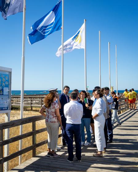 PRIMEIRA BANDEIRA AZUL DO ALGARVE  HASTEADA EM ALBUFEIRA