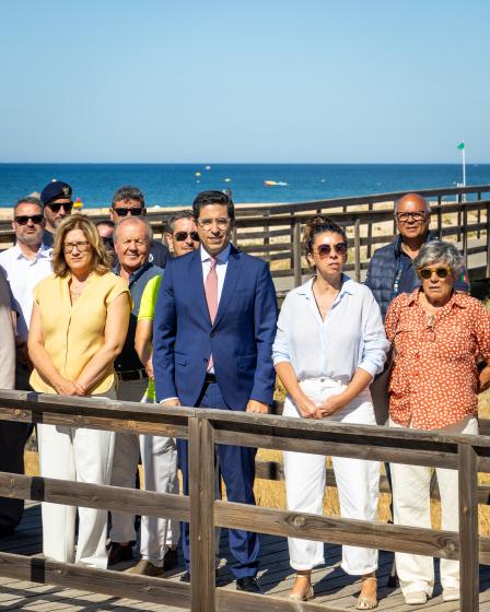 PRIMEIRA BANDEIRA AZUL DO ALGARVE  HASTEADA EM ALBUFEIRA