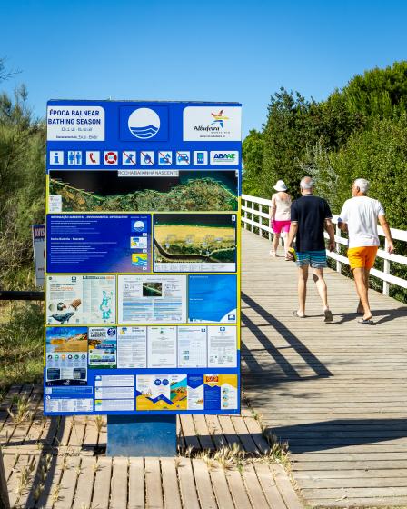 PRIMEIRA BANDEIRA AZUL DO ALGARVE  HASTEADA EM ALBUFEIRA
