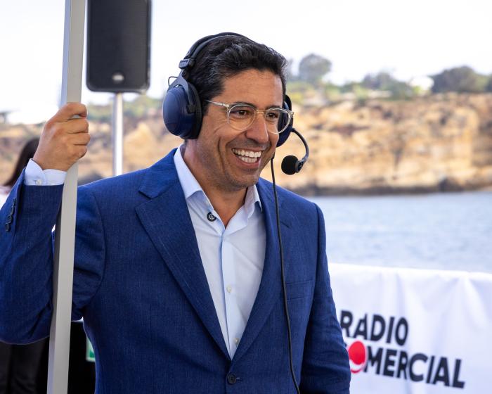 Rádio Comercial, transmitida em direto a partir do mar