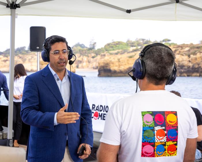 Rádio Comercial, transmitida em direto a partir do mar