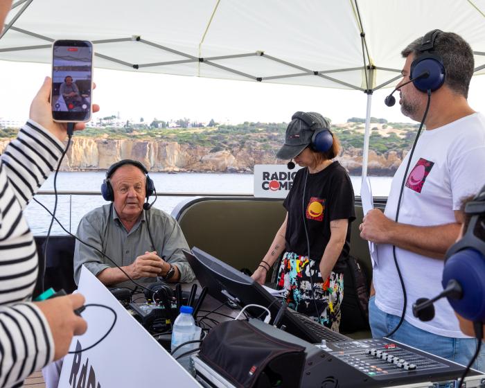 Rádio Comercial, transmitida em direto a partir do mar