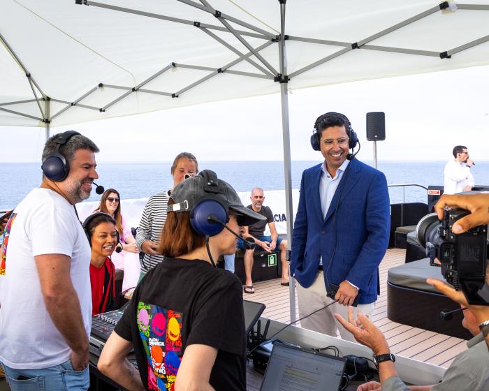 Rádio Comercial, transmitida em direto a partir do mar