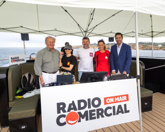 Rádio Comercial, transmitida em direto a partir do mar