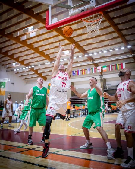 Esba maxibasket voltou a colocar albufeira  No mapa europeu de basquetebol veterano