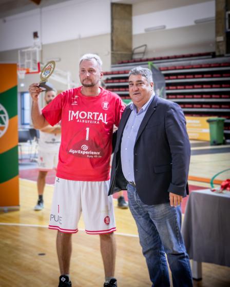 Esba maxibasket voltou a colocar albufeira  No mapa europeu de basquetebol veterano
