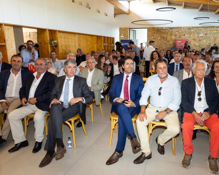 AHISA E AHETA FUNDEM-SE NUMA ÚNICA ASSOCIAÇÃO