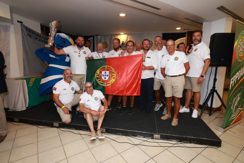 PORTUGAL SAGRA-SE CAMPEÃO DO MUNDO  DE PESCA EM KAYAK EM ALBUFEIRA - ampliar imagem ou passar à próxima