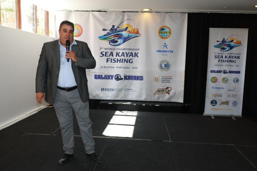 PORTUGAL SAGRA-SE CAMPEÃO DO MUNDO  DE PESCA EM KAYAK EM ALBUFEIRA - ampliar imagem ou passar à próxima