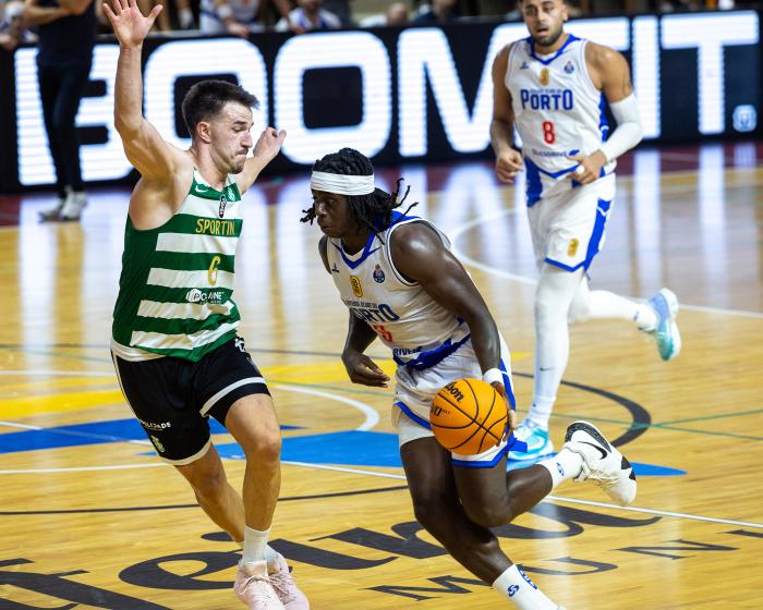 FC Porto conquista Supertaça Mário Saldanha em Albufeira - ampliar imagem ou passar à próxima