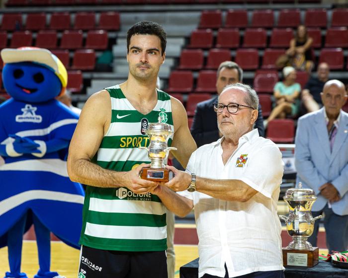 FC Porto conquista Supertaça Mário Saldanha em Albufeira - ampliar imagem ou passar à próxima