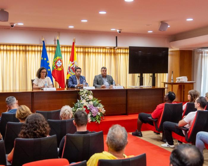 CÂMARA MUNICIPAL DE ALBUFEIRA  REFORÇA APOIO À FORMAÇÃO DESPORTIVA - ampliar imagem ou passar à próxima