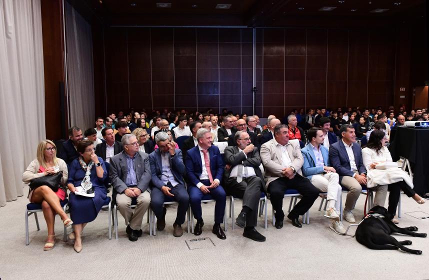 Albufeira recebe o futuro do ténis de mesa português - ampliar imagem ou passar à próxima