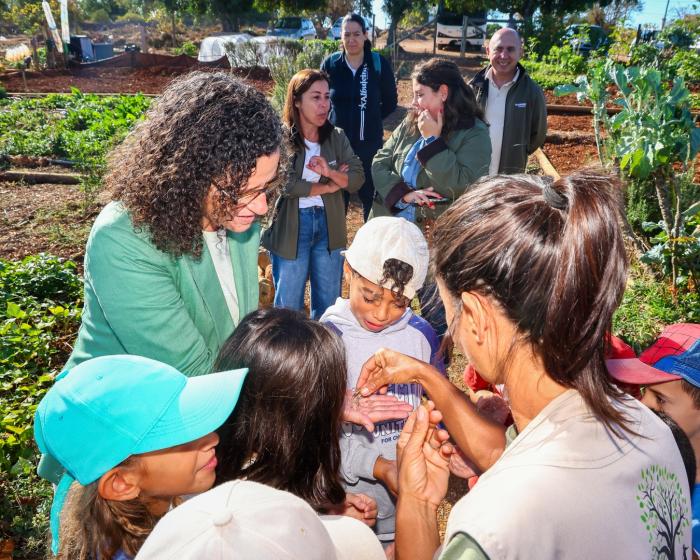Crianças de Albufeira aprendem a proteger a natureza com bombas de sementes - ampliar imagem ou passar à próxima