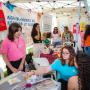 stands de diversas instituições