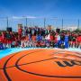 Foto de grupo na inauguração dos Campos 3x3 BasketArt