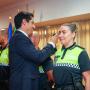 ENTREGA DIVISAS E CARTEIRAS PROFISSIONAIS A 12 AGENTES DA POLÍCIA MUNICIPAL